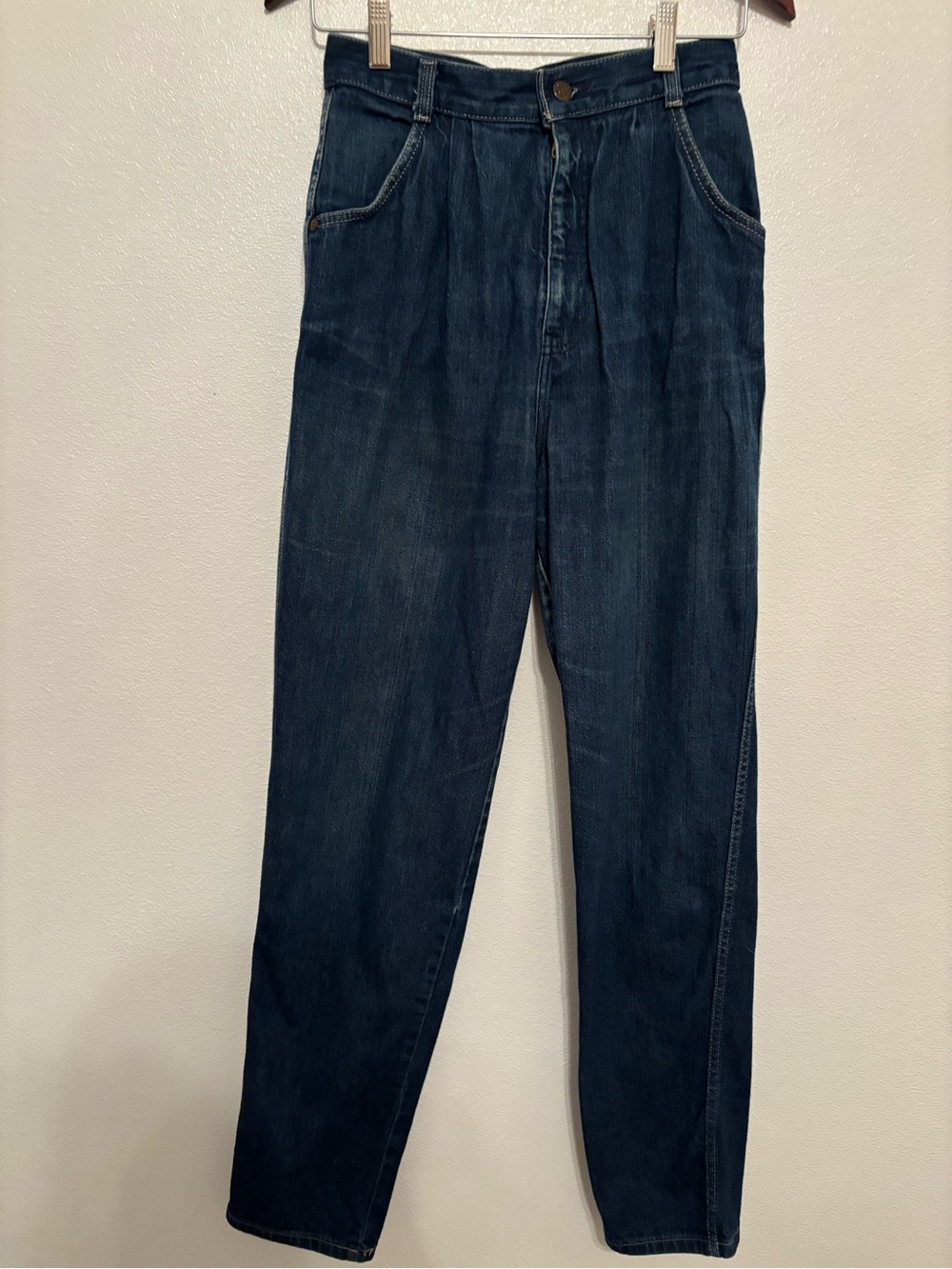 Vintage Levi’s for gals jeans 1970’s -see measurements 26 27